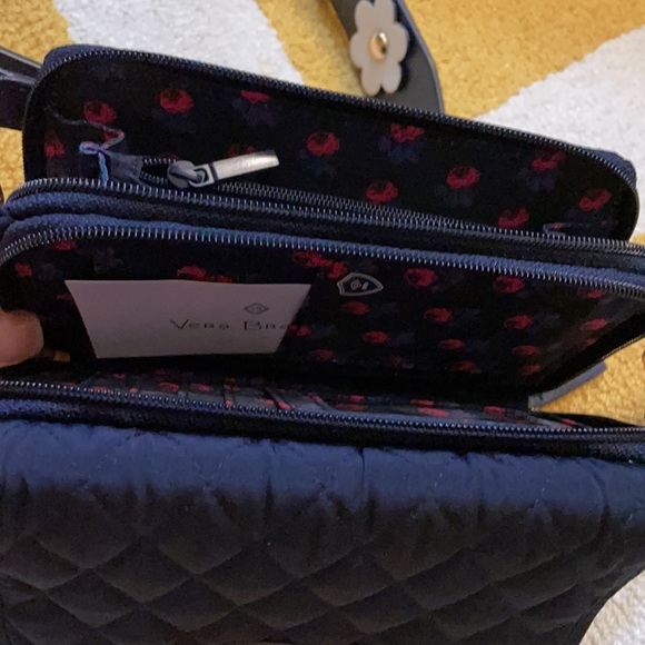 Vera Bradley - Picture 4 of 10